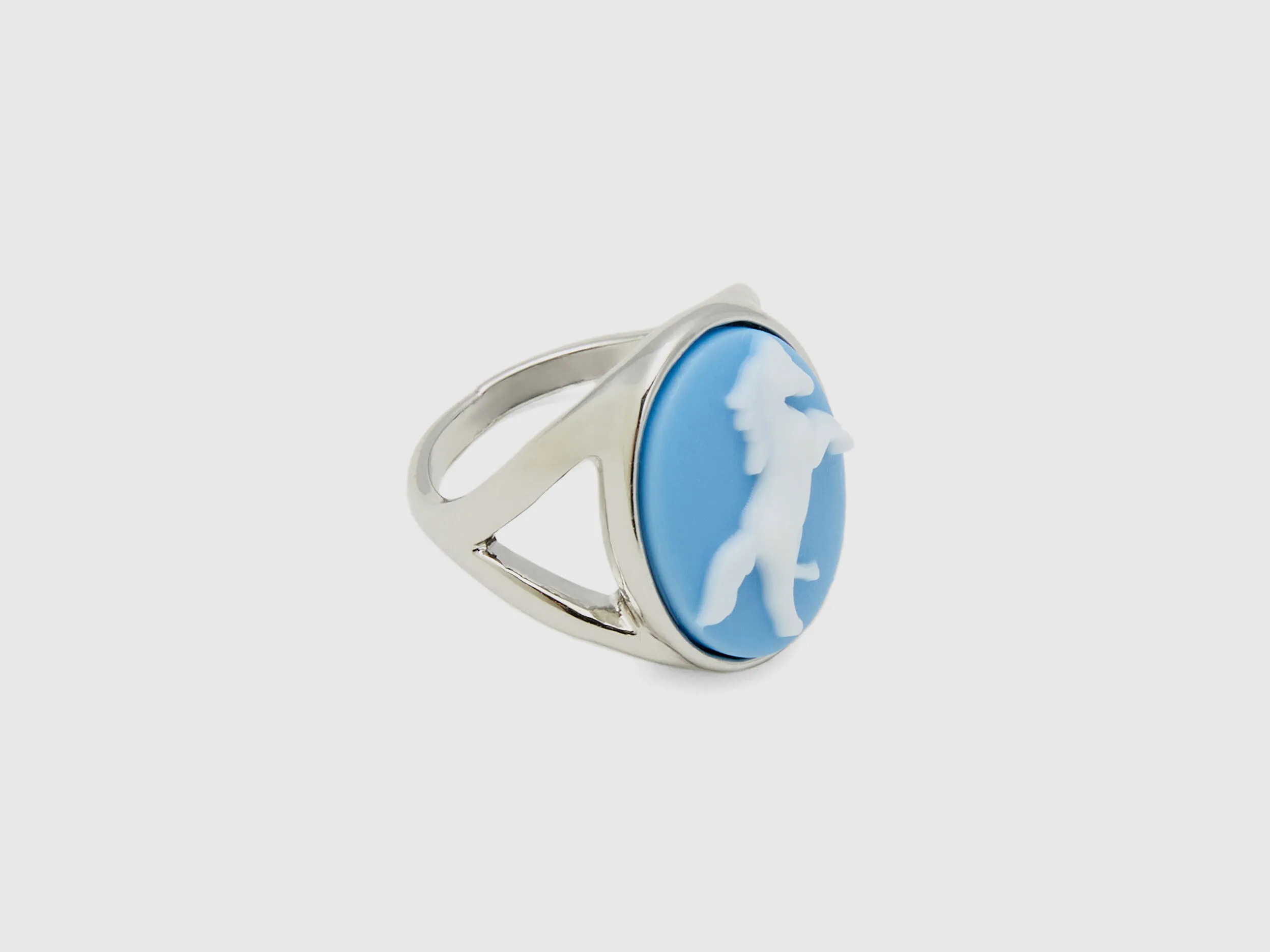 Anillo celeste con camafeo de caballo