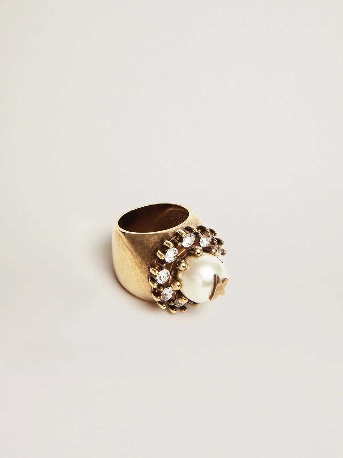 Anillo color oro viejo con cuentas y cristales para mujer