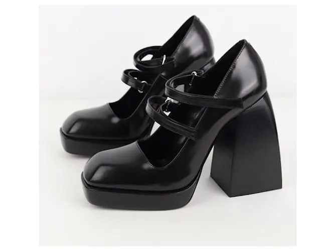 Autre Marque Tacones de cuero Negro 