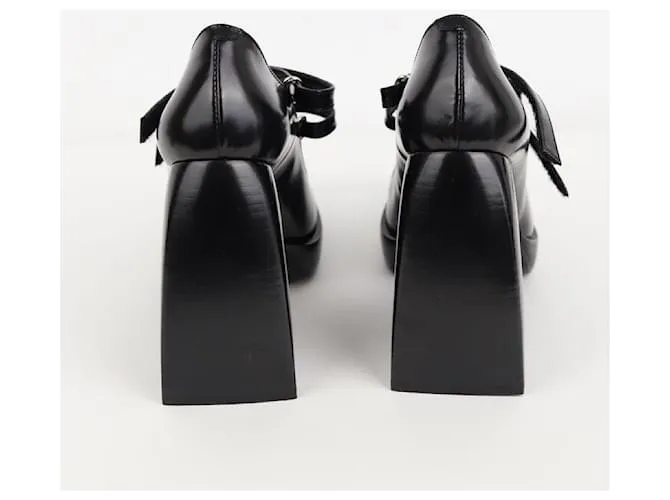 Autre Marque Tacones de cuero Negro 
