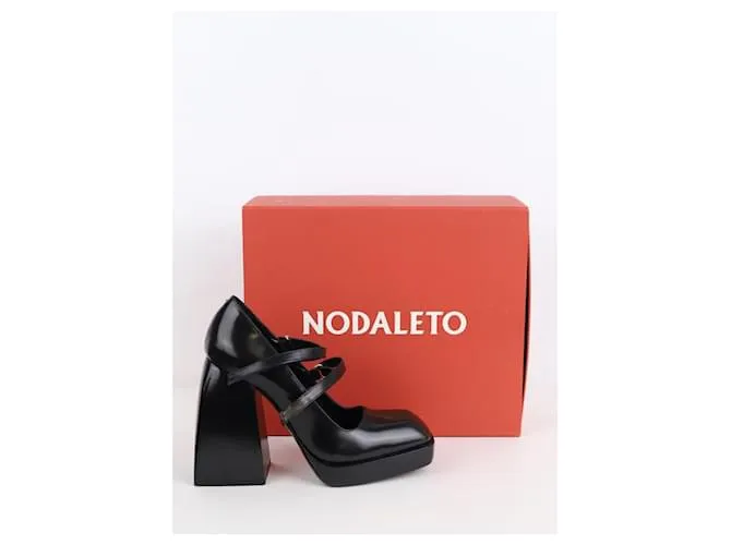 Autre Marque Tacones de cuero Negro 