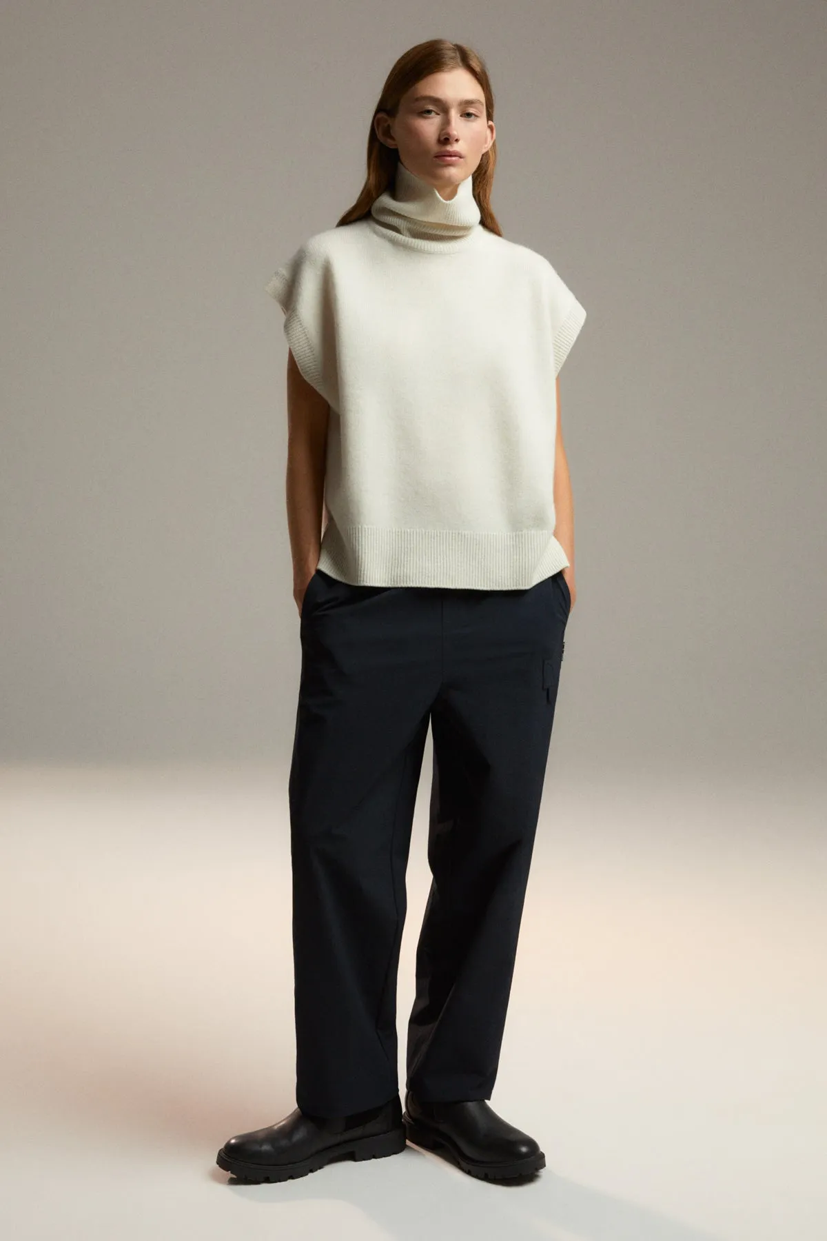 BEIGE SE KNITTED VEST