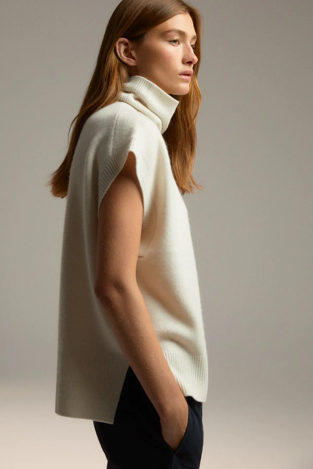 BEIGE SE KNITTED VEST