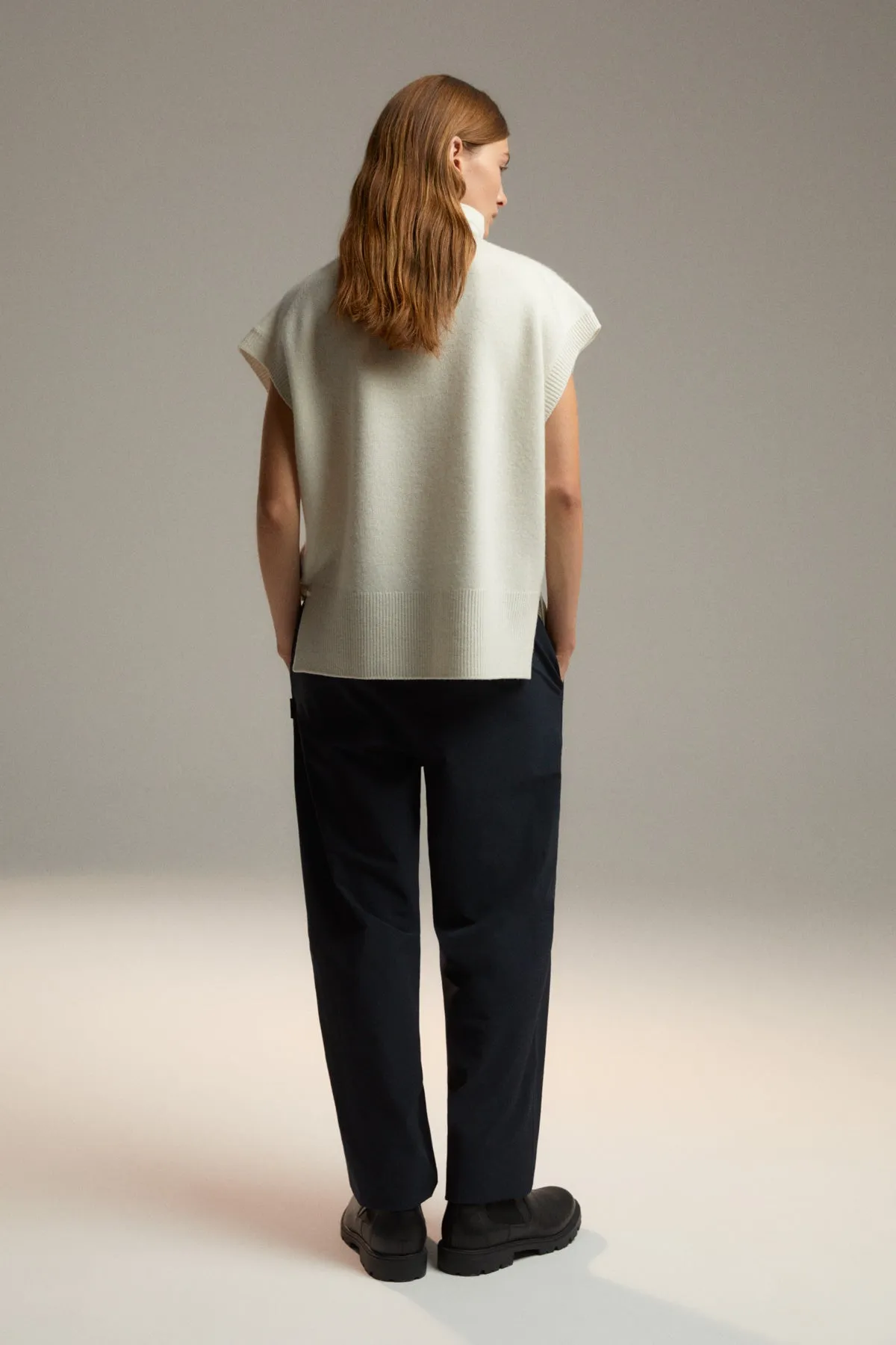 BEIGE SE KNITTED VEST
