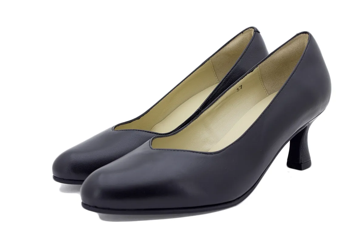 Black Leather Pump