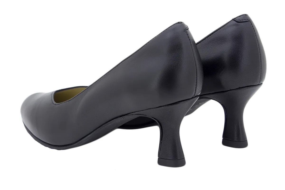 Black Leather Pump