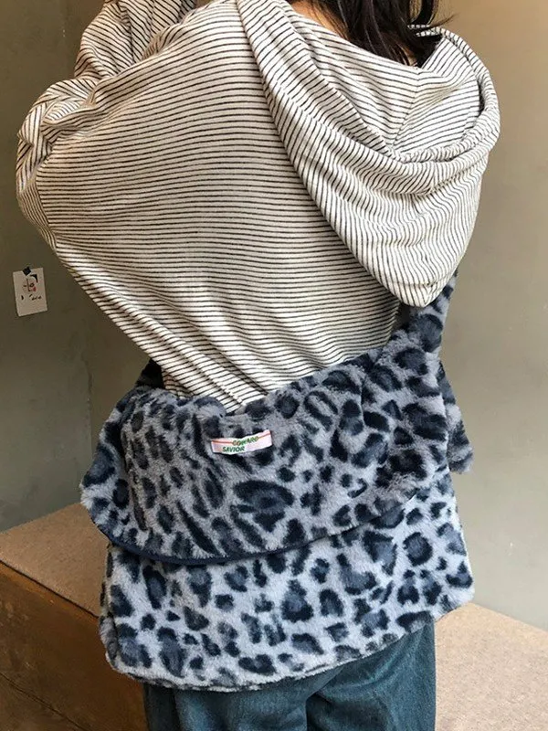 Bolso bandolera con estampado de leopardo