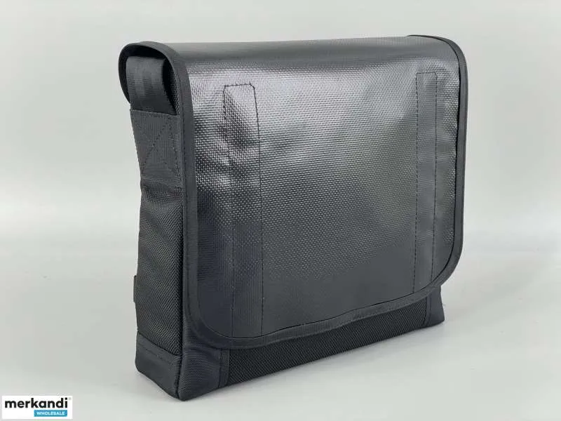 Bolso bandolera negro. acolchado al aire libre, camping, ocio.