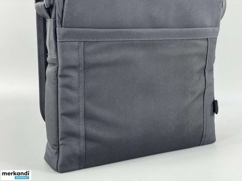Bolso bandolera negro. acolchado al aire libre, camping, ocio.