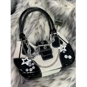 Bolso de hombro con hebilla y patchwork adornado con cadena de estrellas