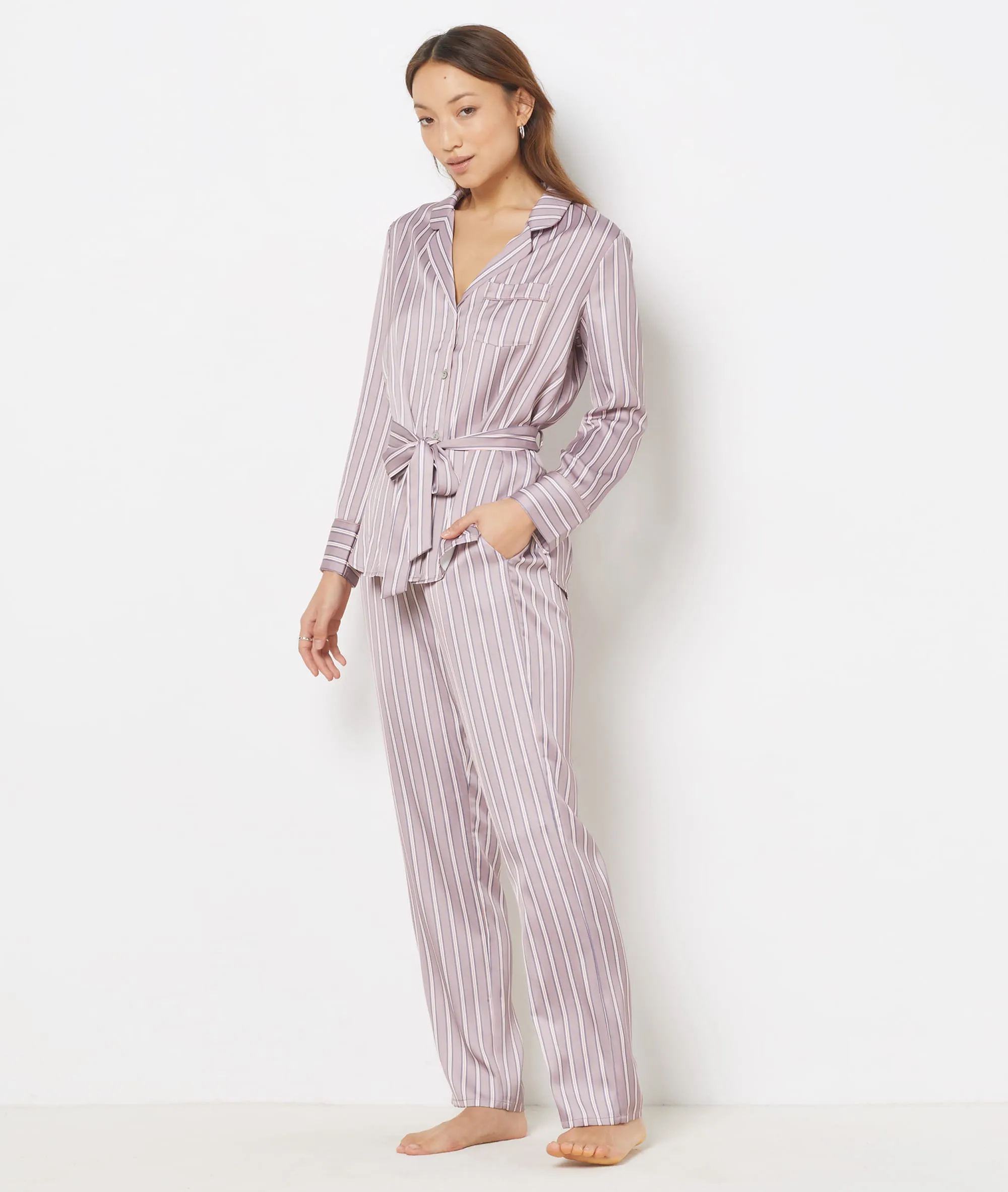 CAMISA PIJAMA ANUDADA CON LAZADA ESTAMPADO RAYAS HONEY IMP FD TAUPE  ETAM
