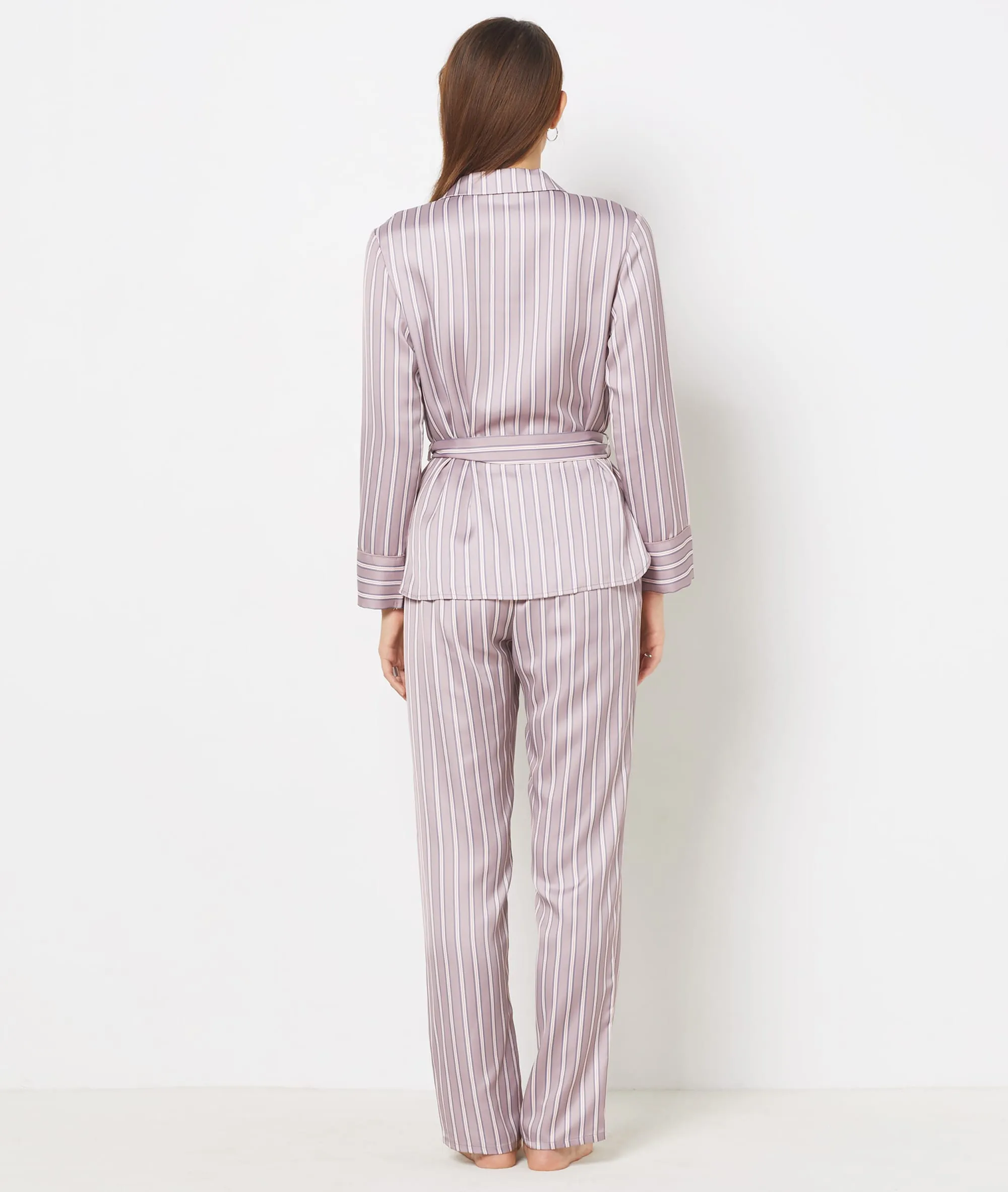 CAMISA PIJAMA ANUDADA CON LAZADA ESTAMPADO RAYAS HONEY IMP FD TAUPE  ETAM
