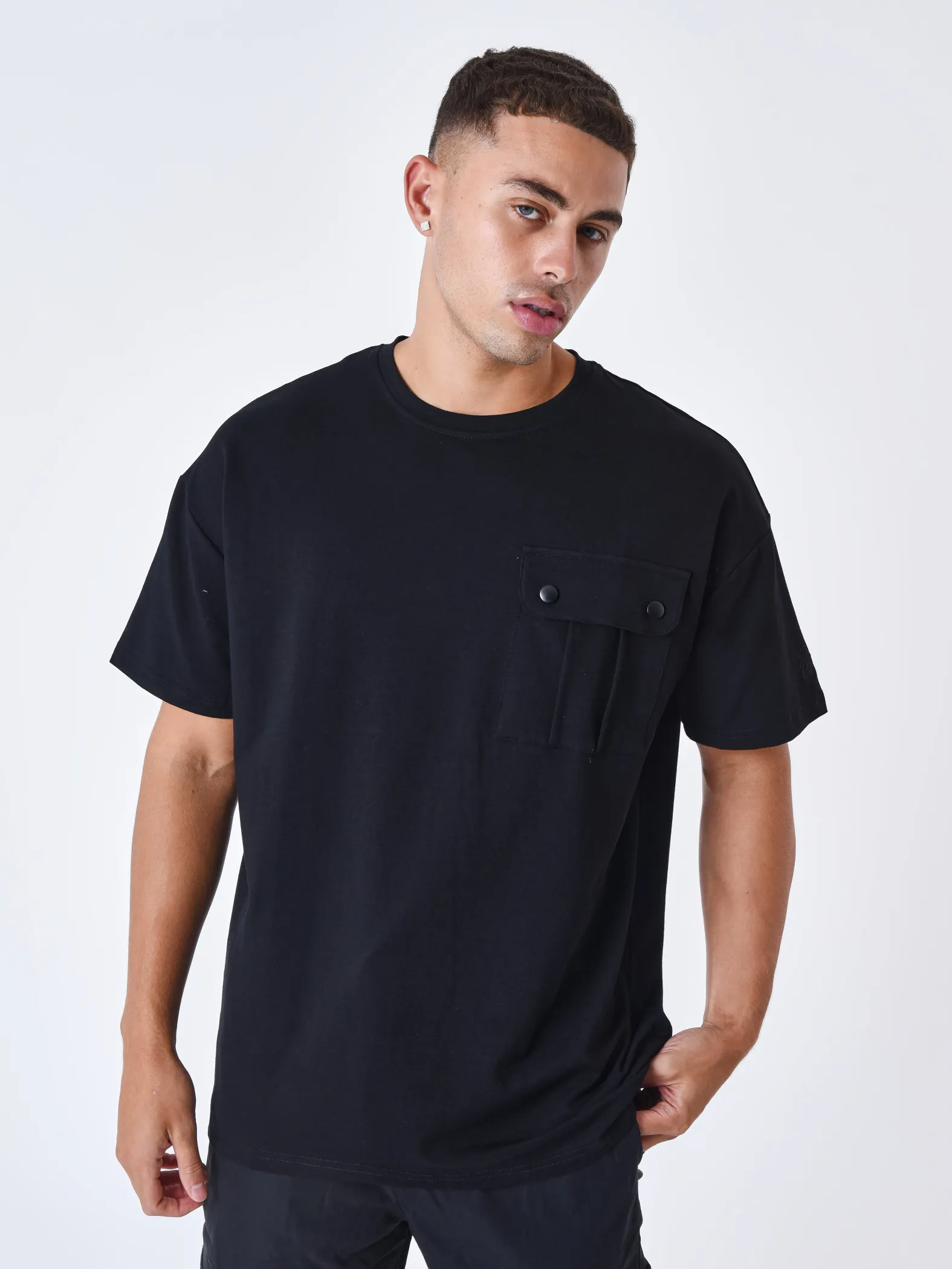 Camiseta con bolsillo de contraste