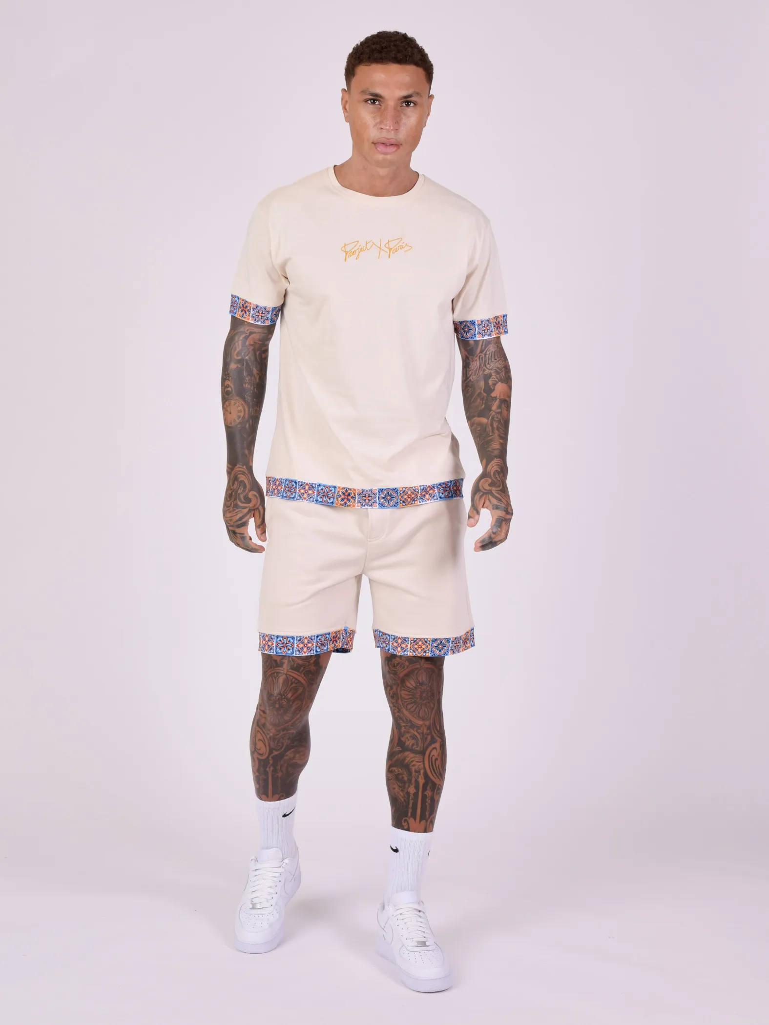 Camiseta de manga corta con estampado de azulejos