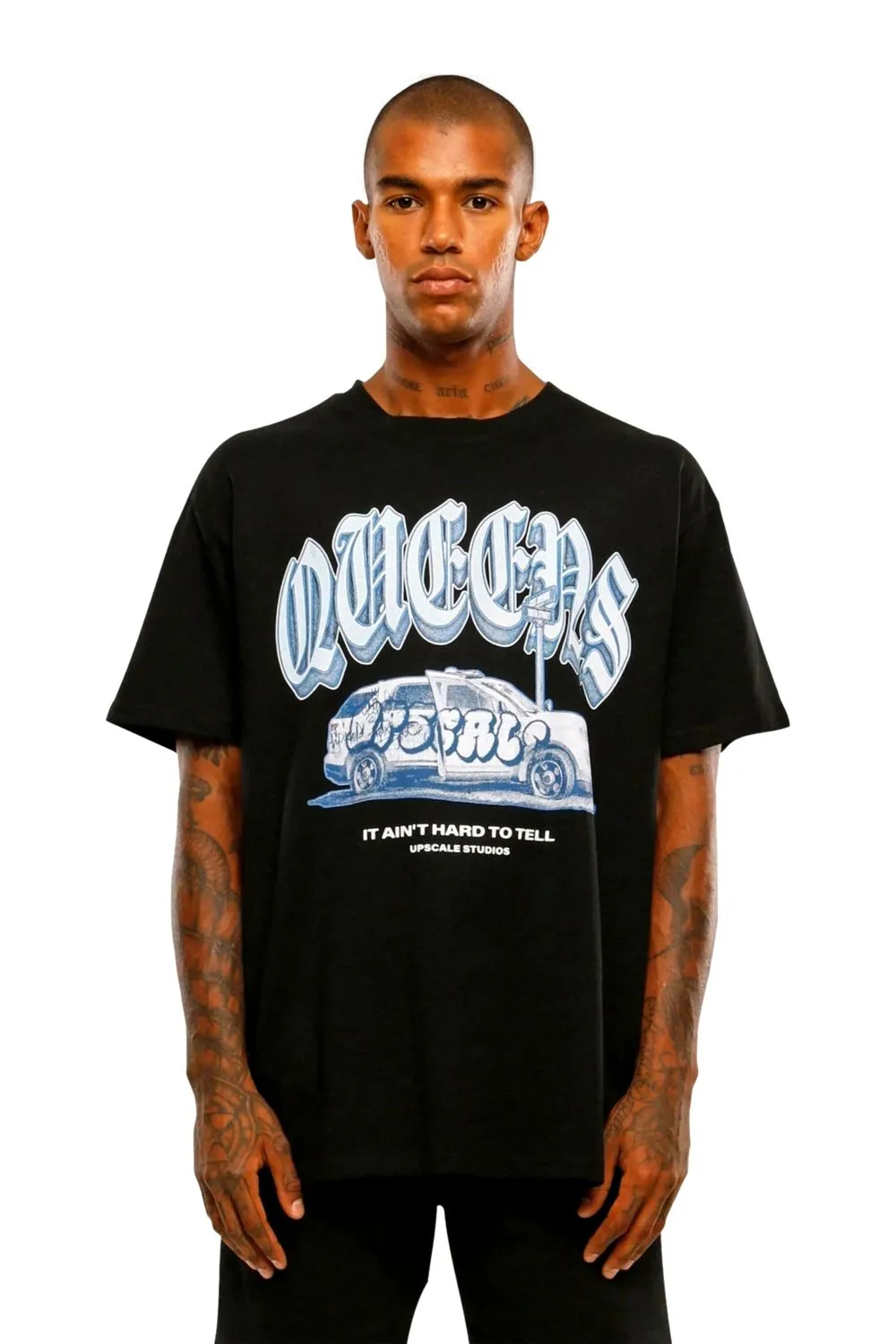 Camiseta mister tee negra queens oversize tee