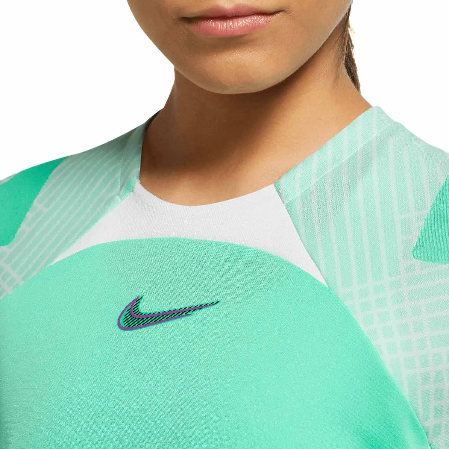 CAMISETA NIKE MUJER DRIFIT STRIKE