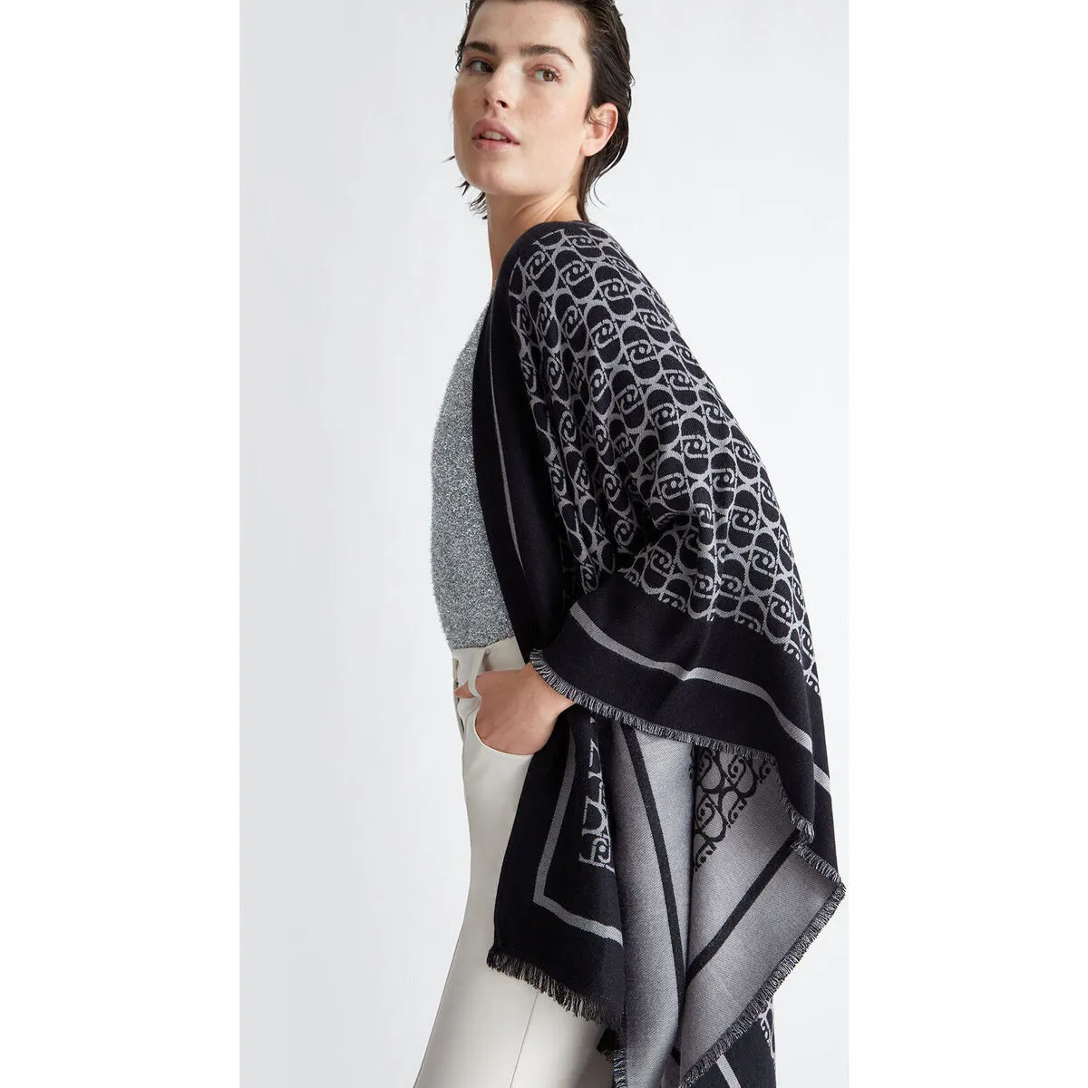 Capa de jacquard con logotipo