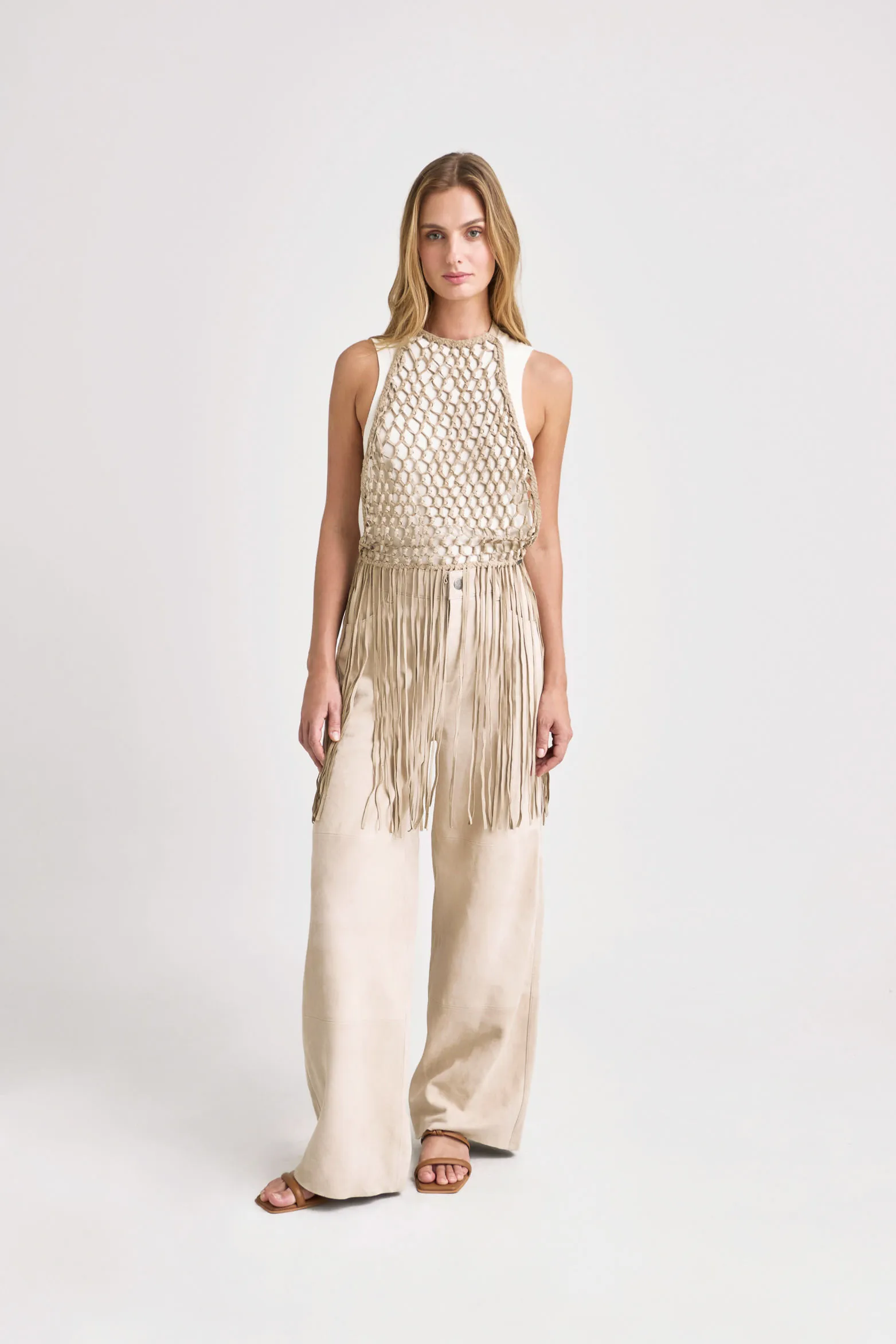 Chaleco astromelia en tejido macramé para mujer flecos