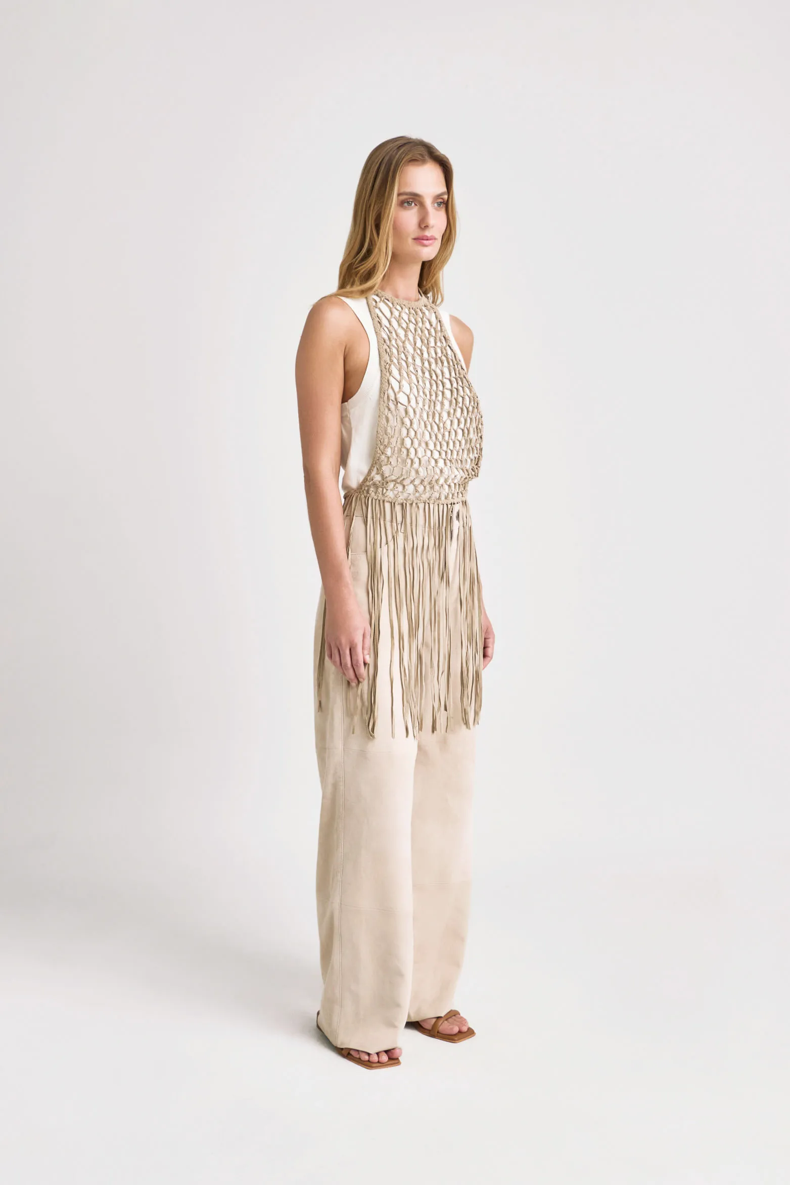 Chaleco astromelia en tejido macramé para mujer flecos