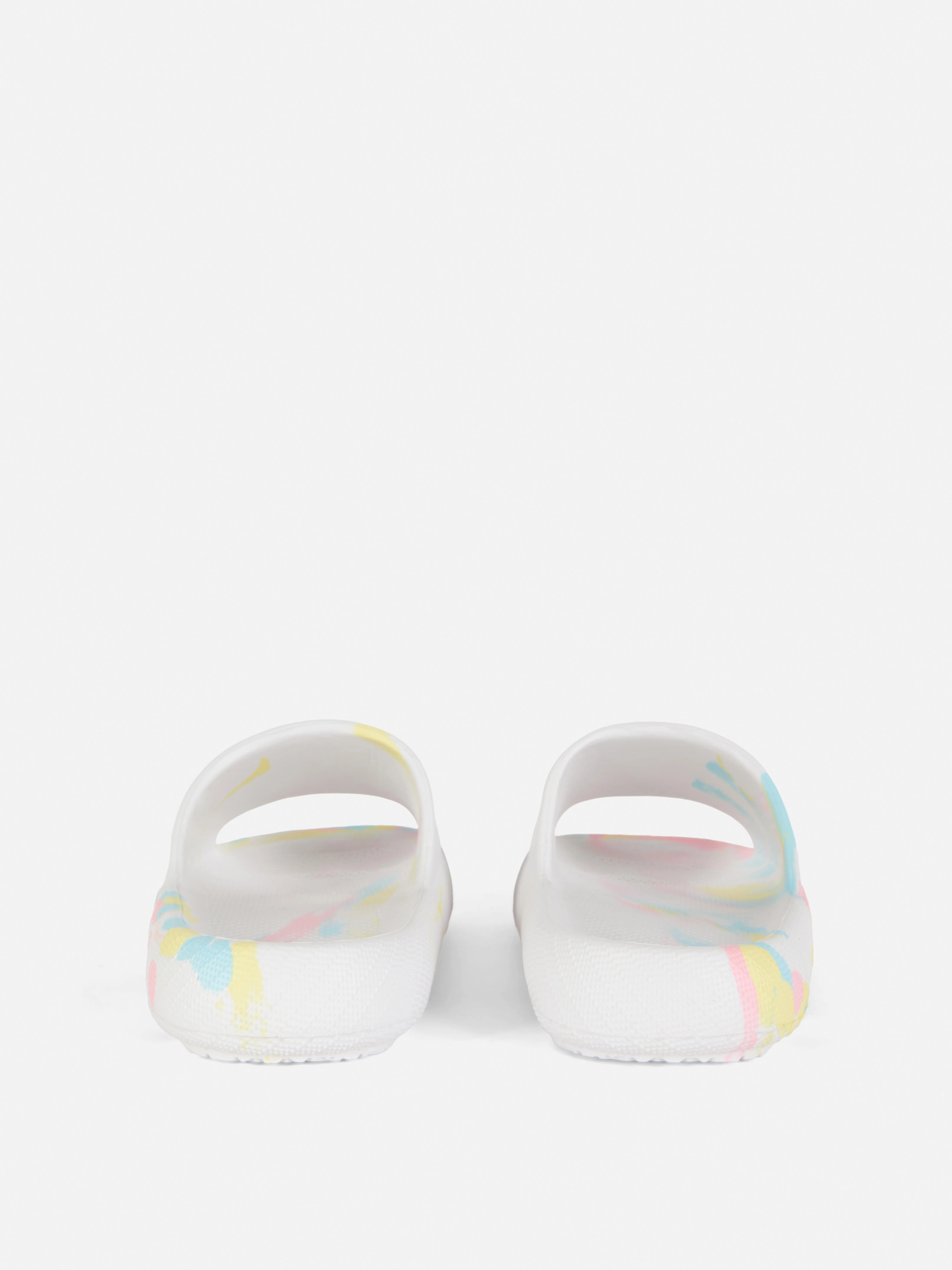 Chanclas con estampado de manchas de pintura
