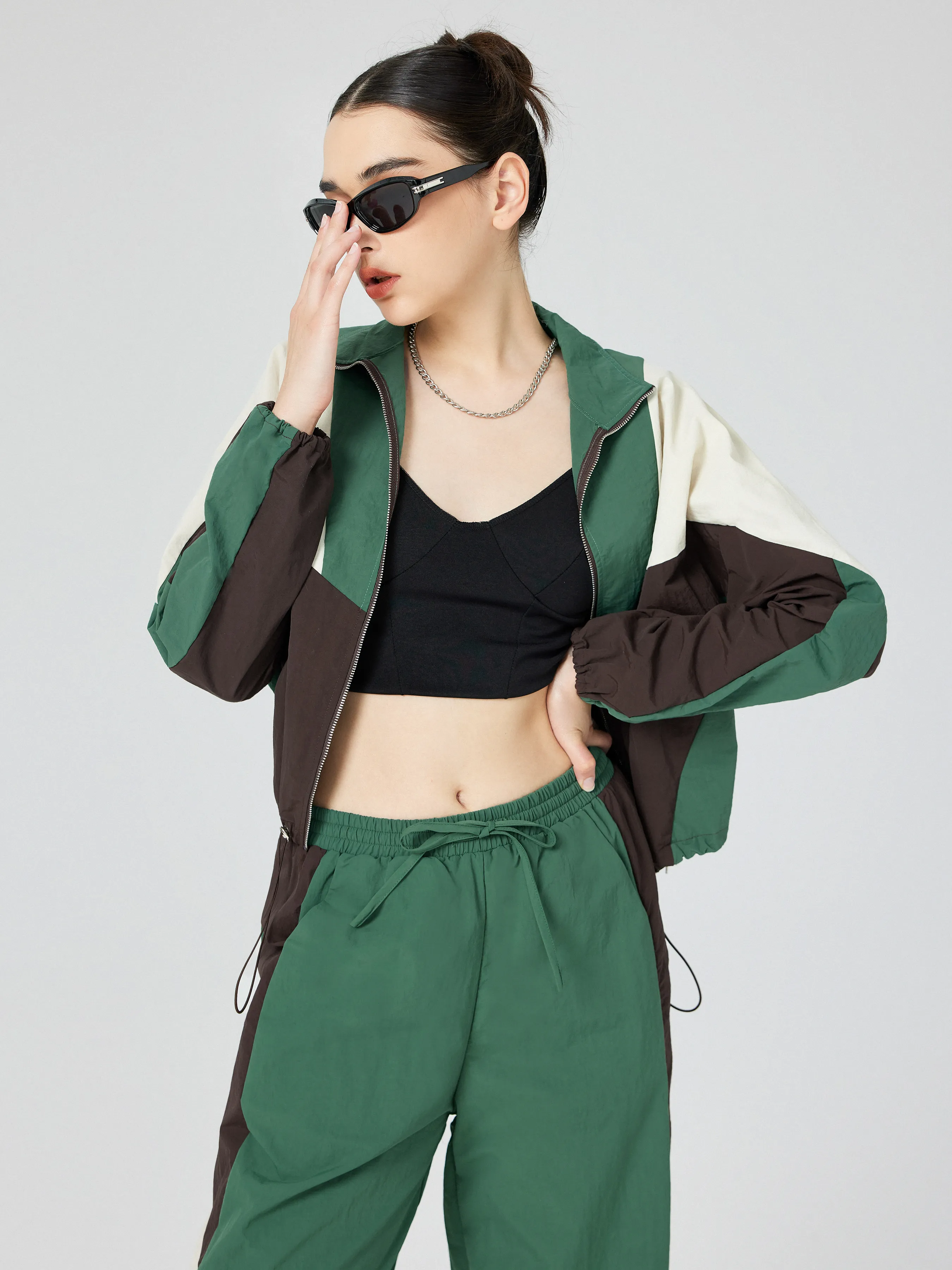  Chaqueta con Cordón de Bloque de Color