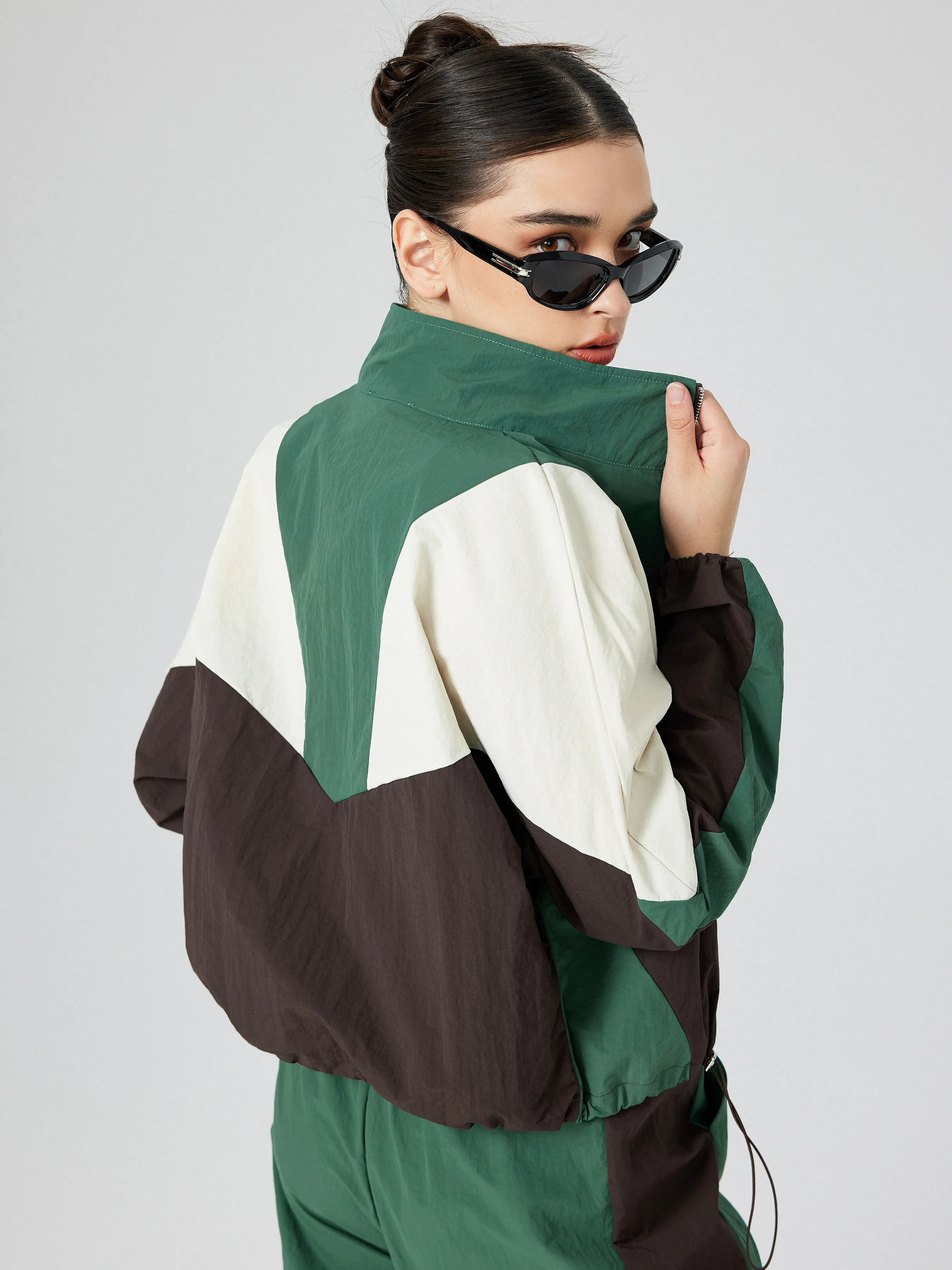  Chaqueta con Cordón de Bloque de Color