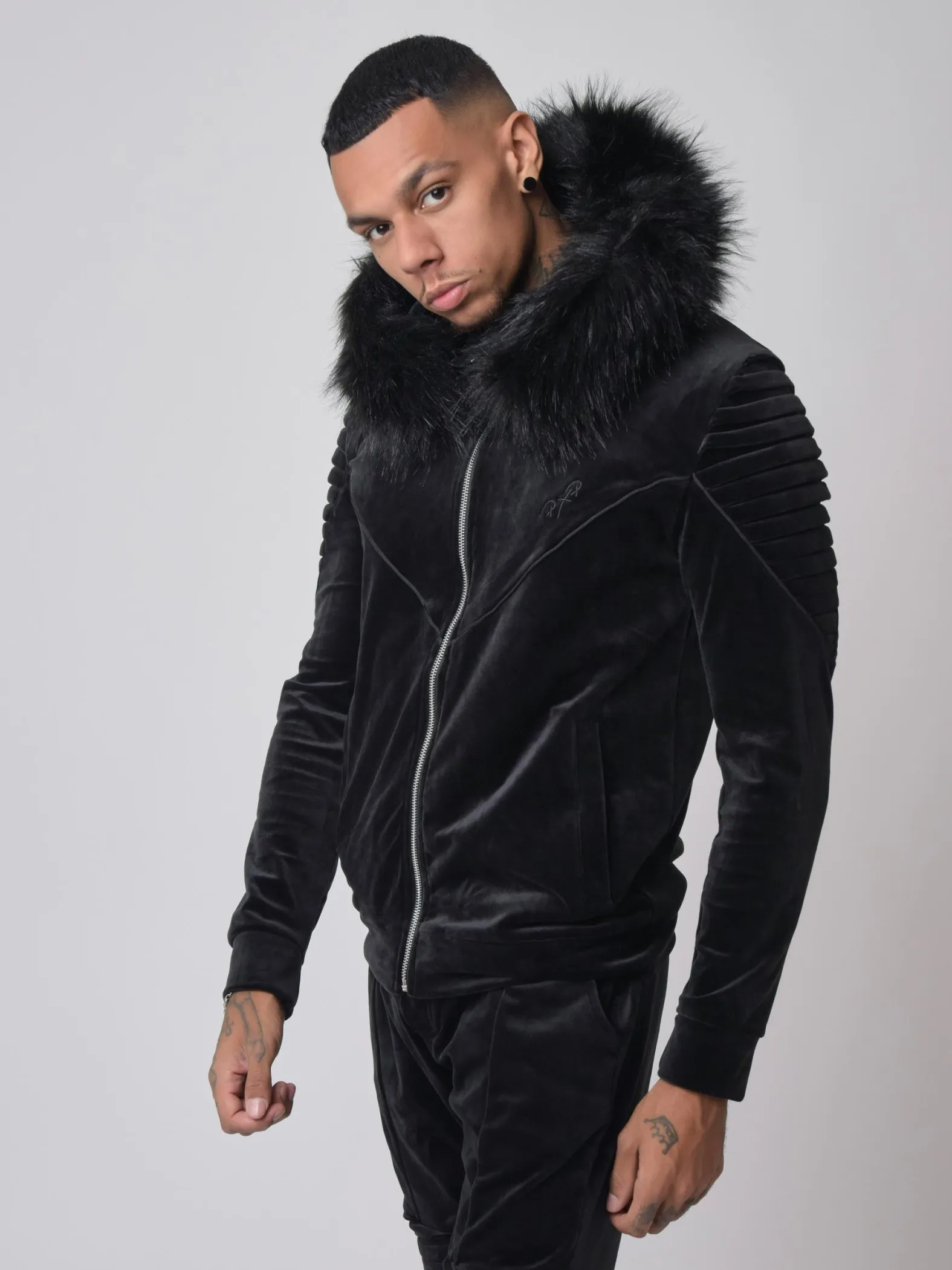 Chaqueta de terciopelo con capucha