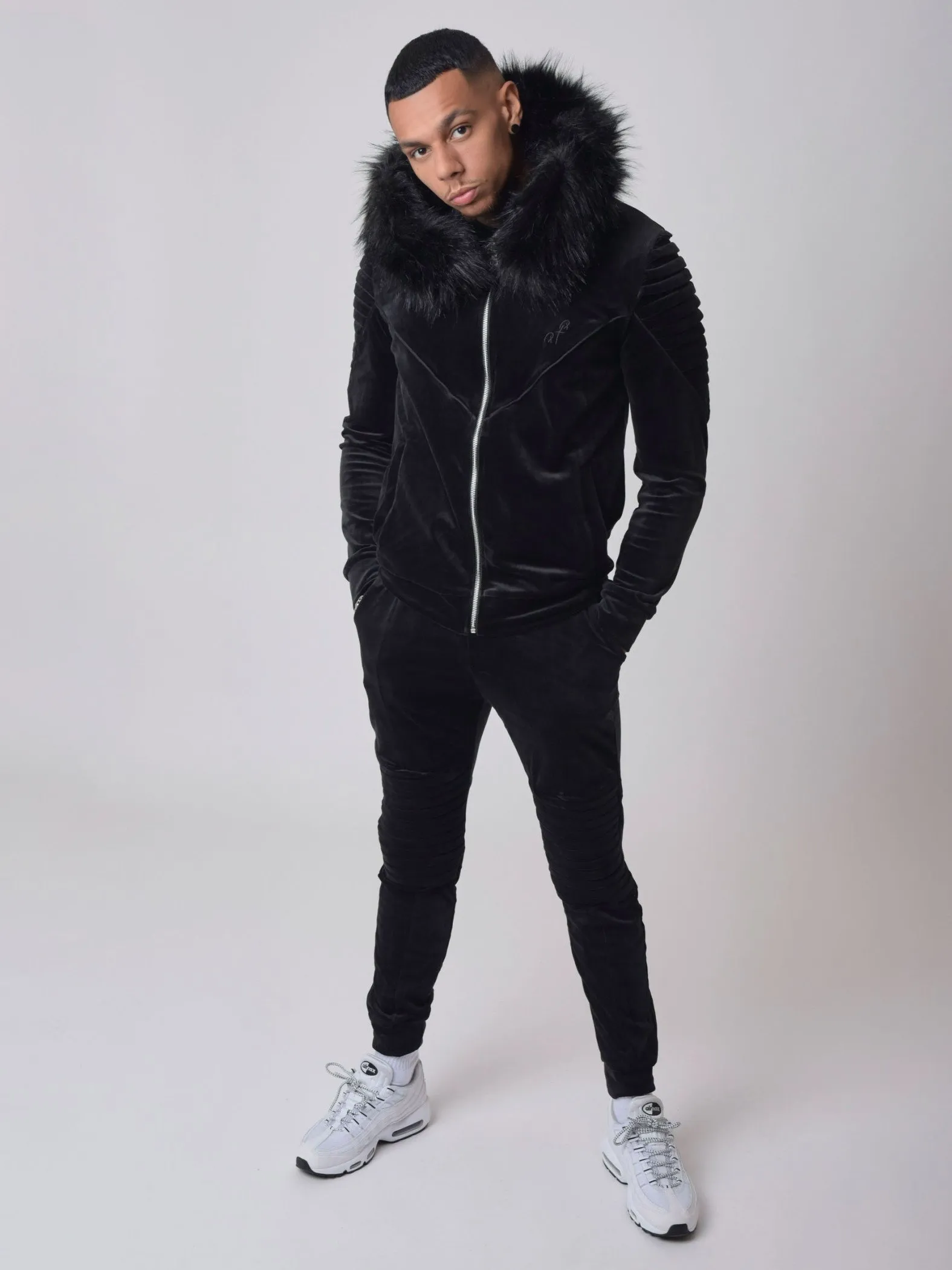 Chaqueta de terciopelo con capucha