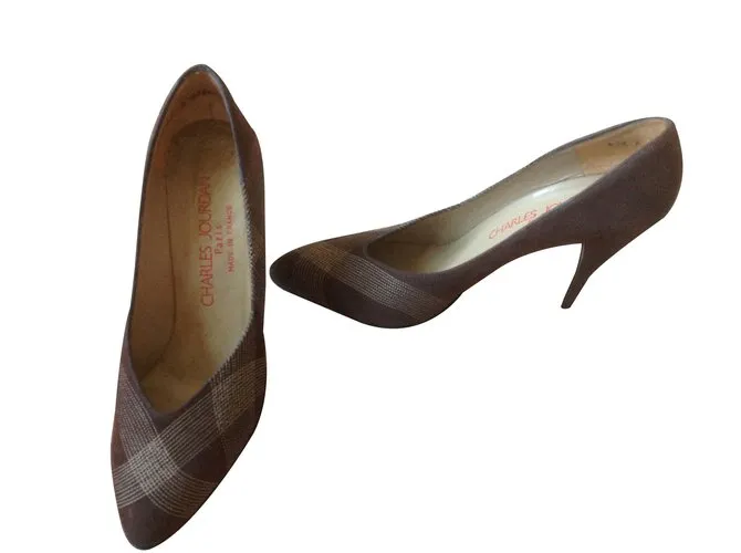 Charles Jourdan Tacones Castaño 