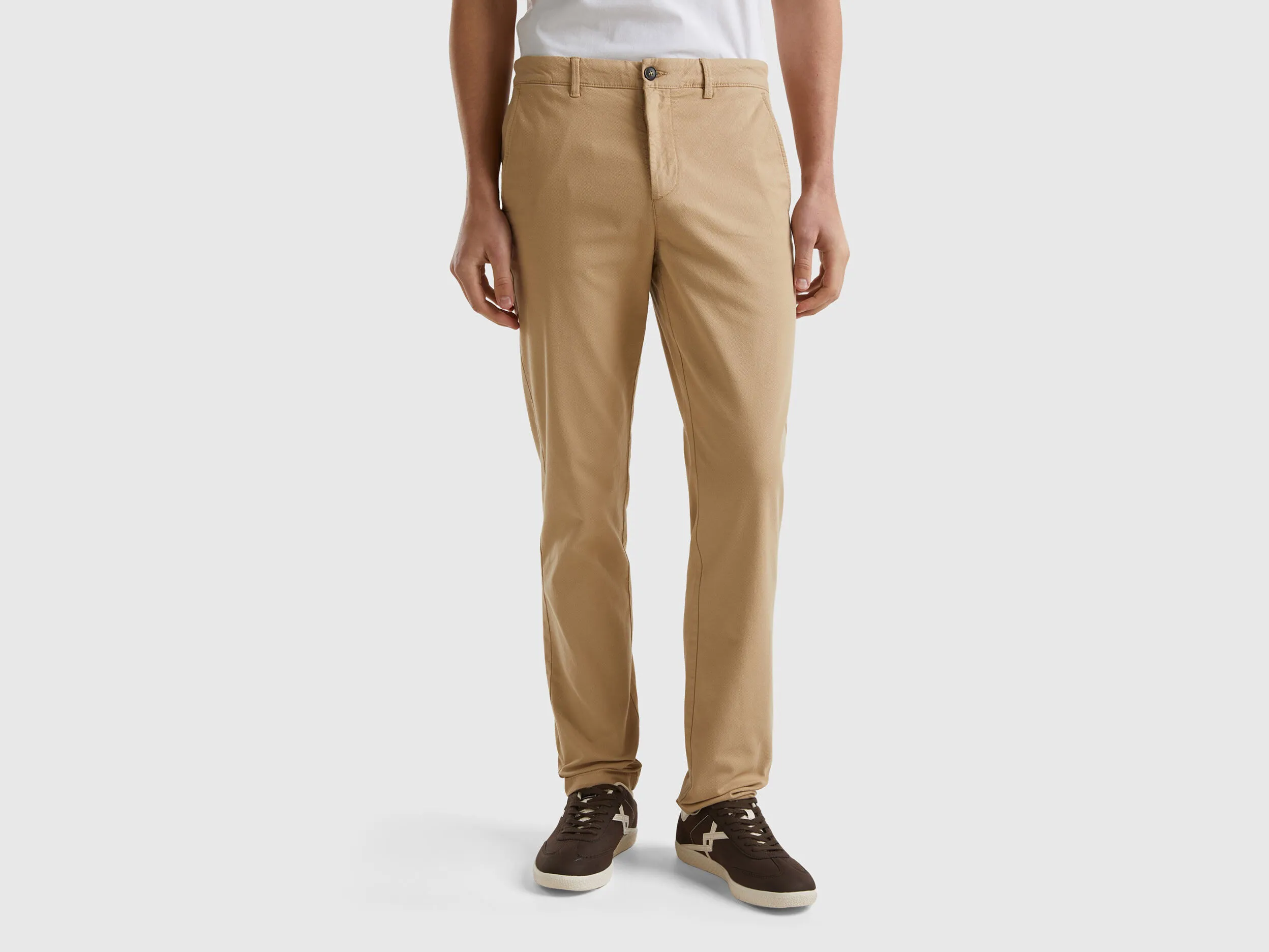 Chinos slim fit de algodón elástico