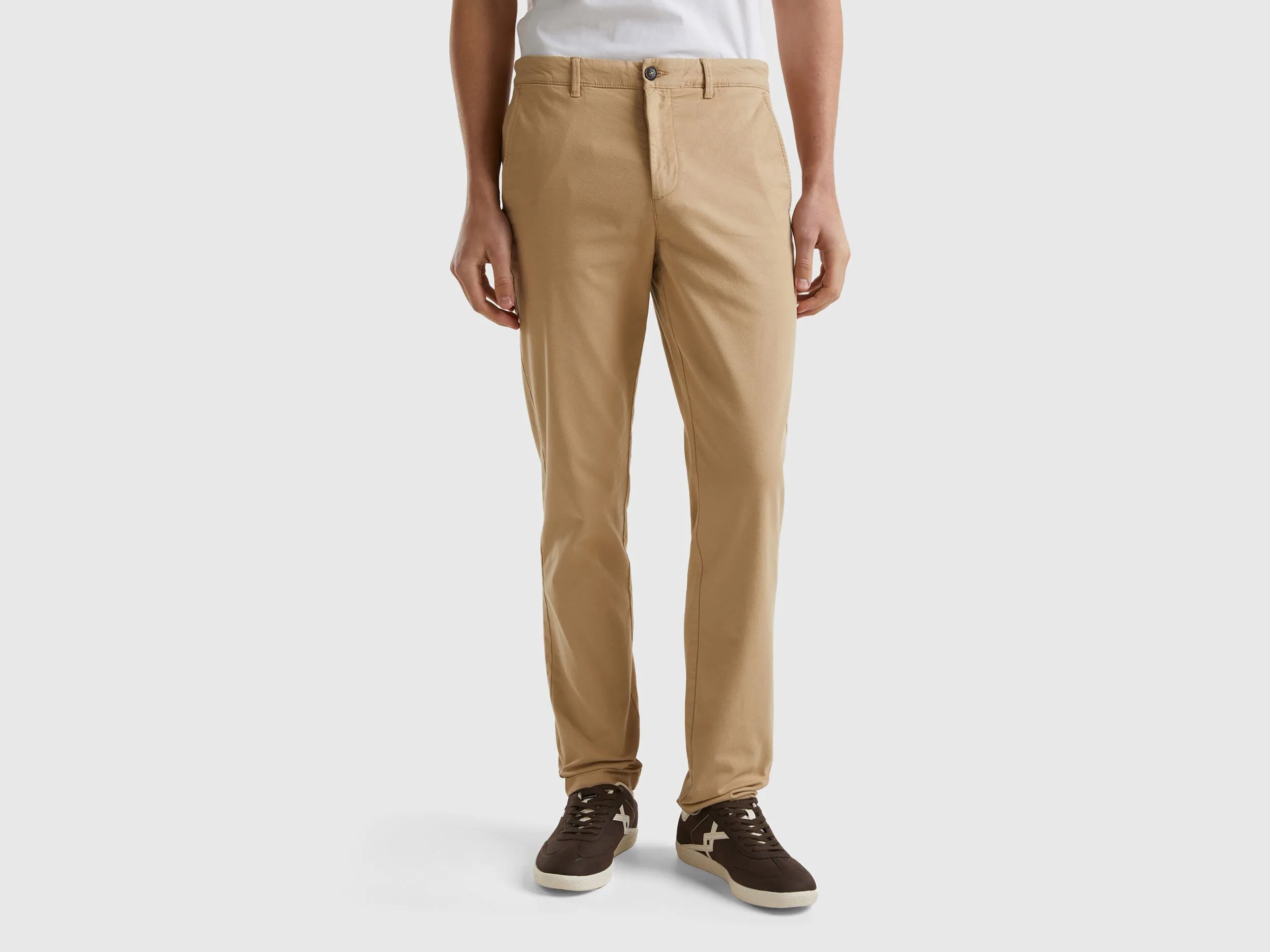 Chinos slim fit de algodón elástico