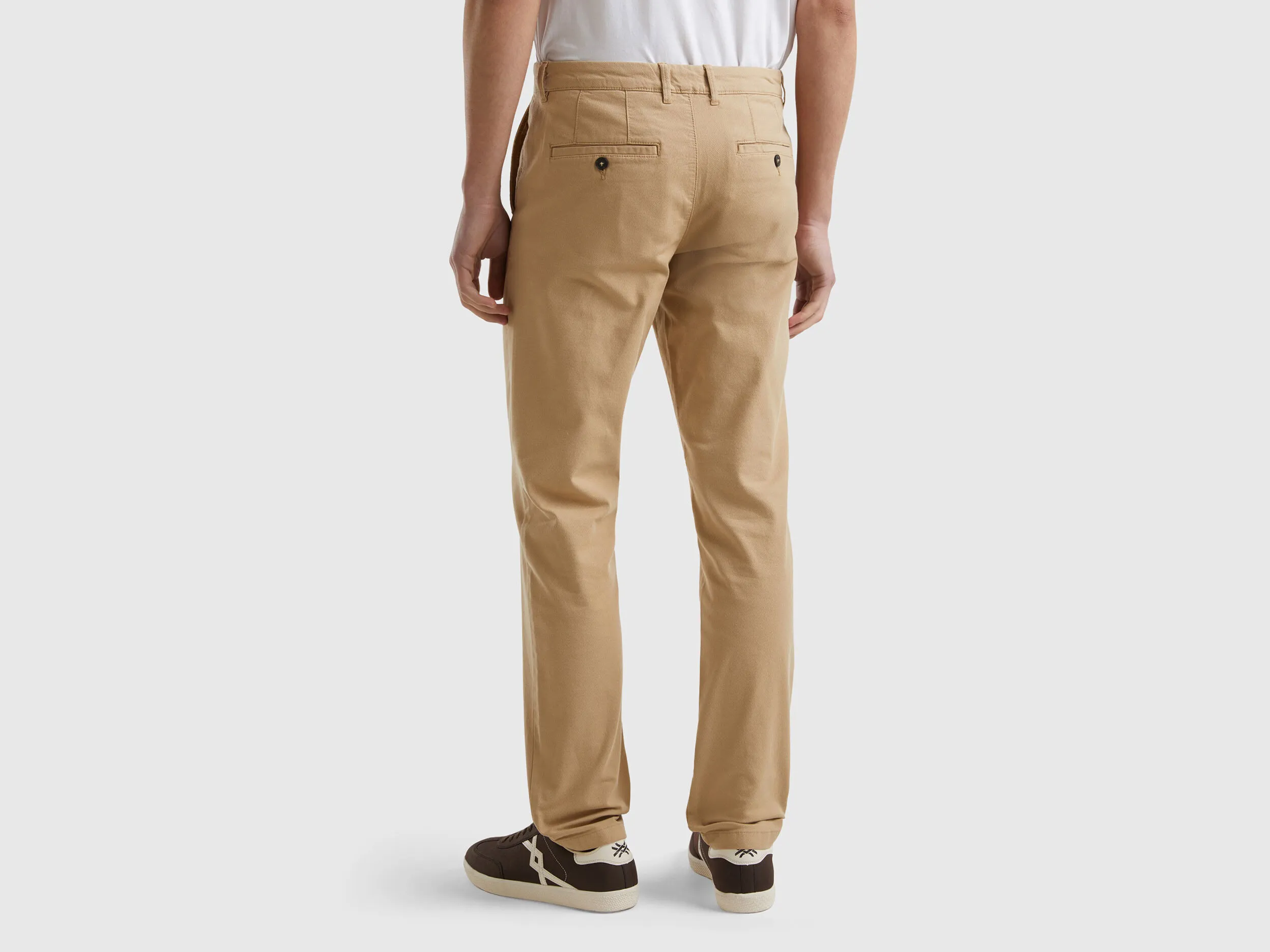 Chinos slim fit de algodón elástico