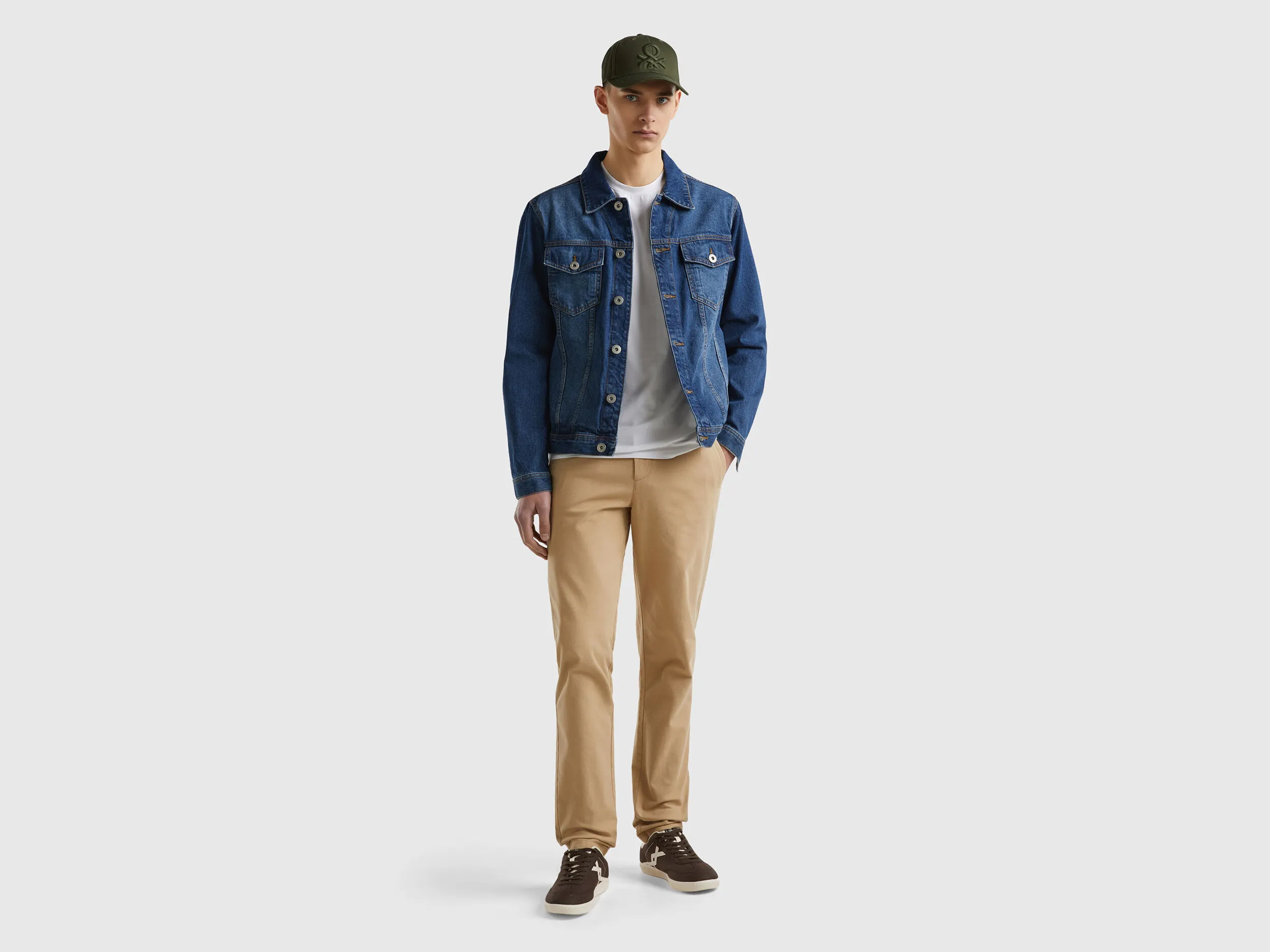 Chinos slim fit de algodón elástico