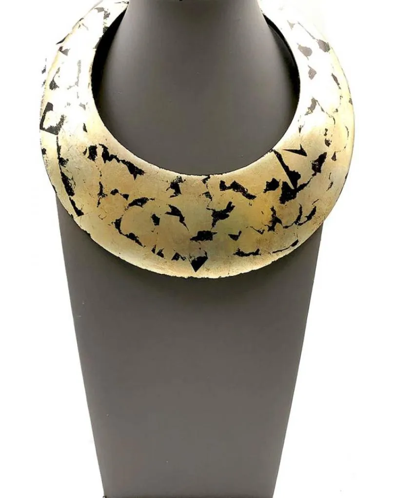 COLLAR MUJER DE MADERA DE EBANO CON PAN DE PLATA
