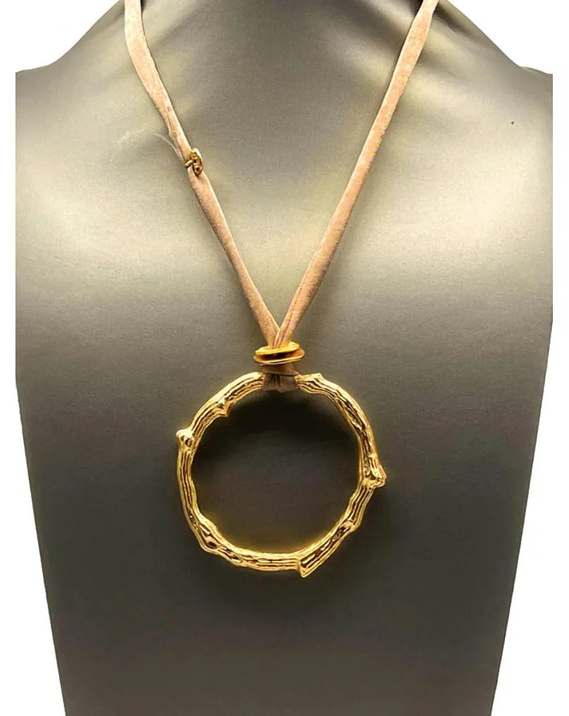 COLLAR ORIGINAL DORADO PARA DAR A TU LOOK UN AIRE NUEVO