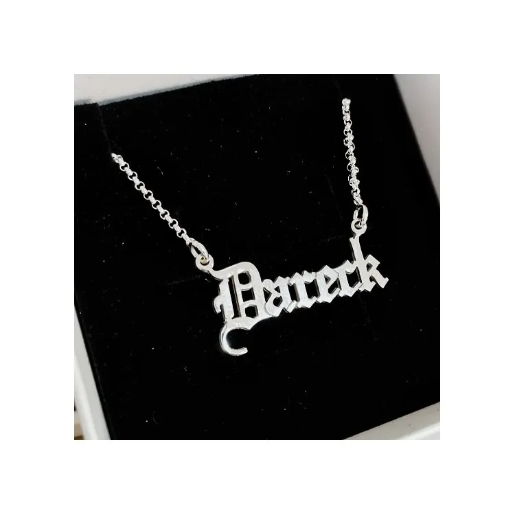 Collares con nombres con el tipo de letra que desee en plata de ley