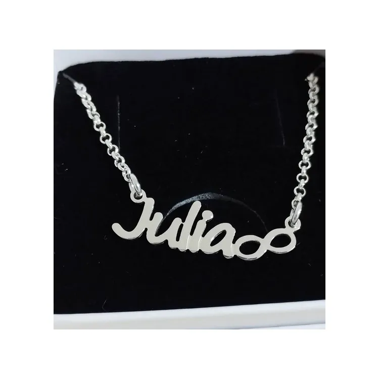Collares con nombres con el tipo de letra que desee en plata de ley