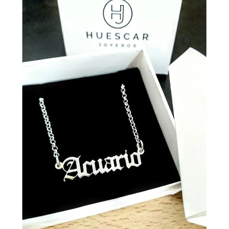 Collares con nombres con el tipo de letra que desee en plata de ley