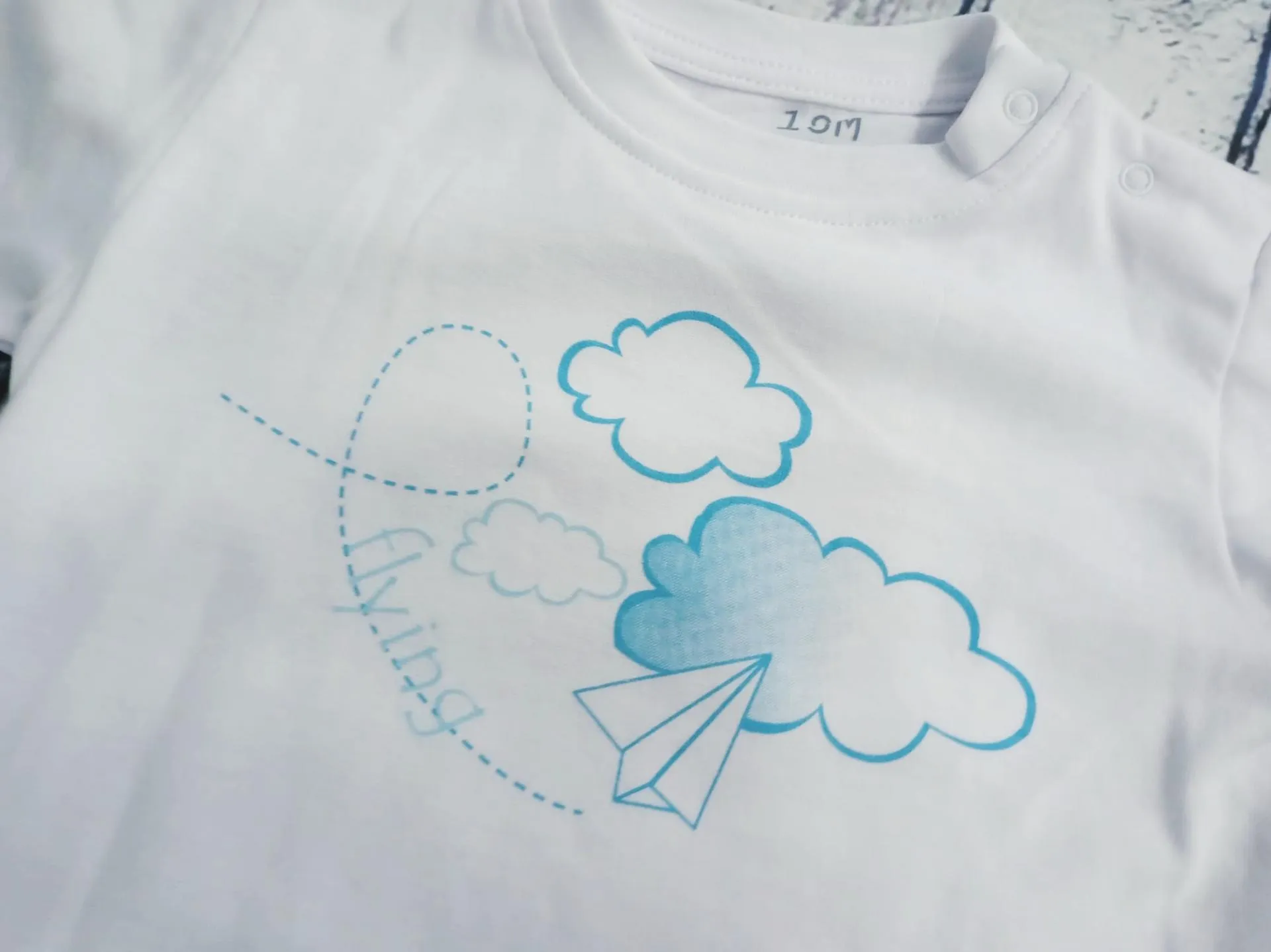 Conjunto de Camiseta con bañador de niño Nubes de Condor.