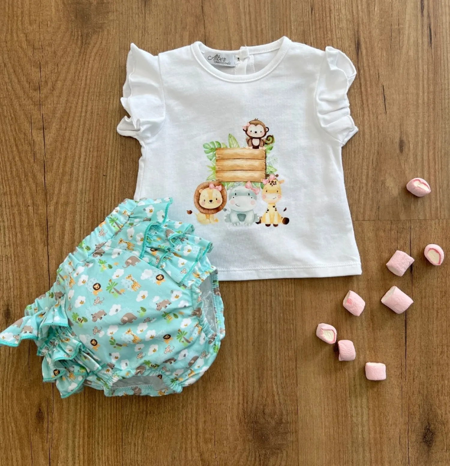 Conjunto para niña colección safari.