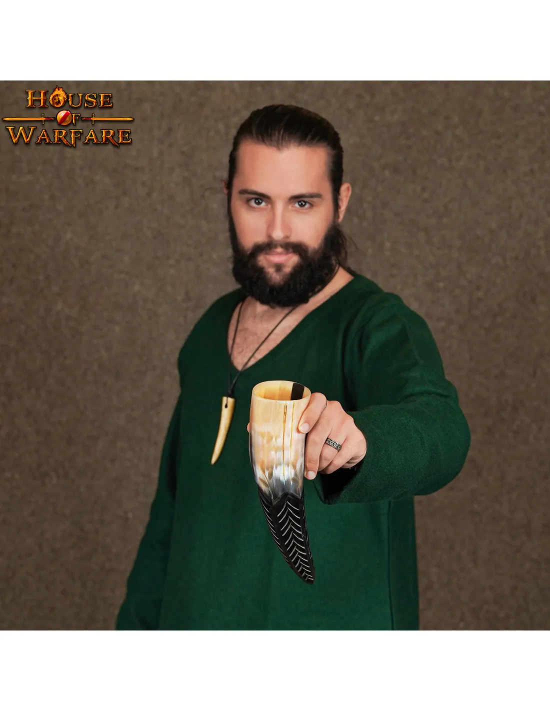 Cuerno vikingo para beber hojas al viento