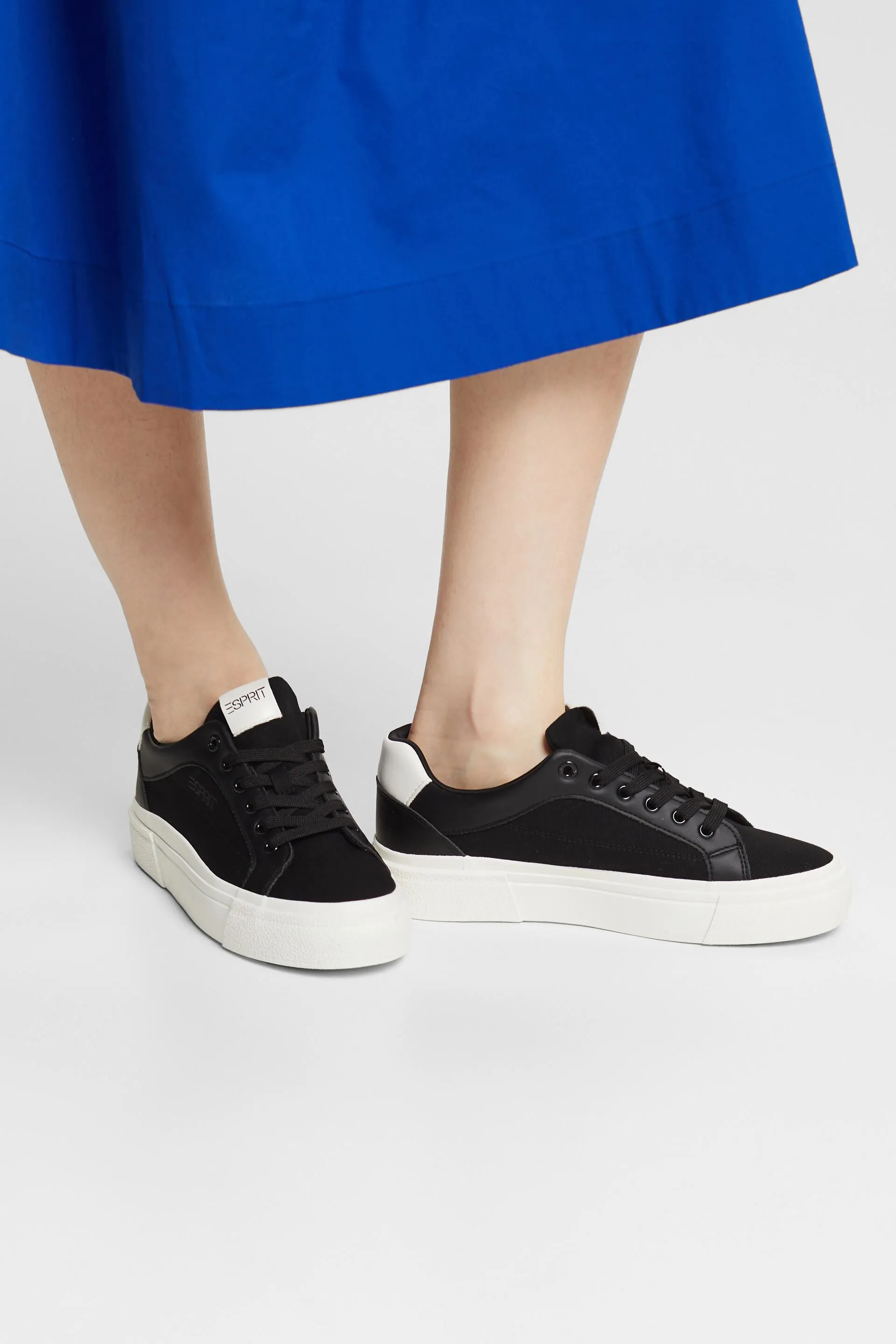 Deportivas de plataforma con cordones