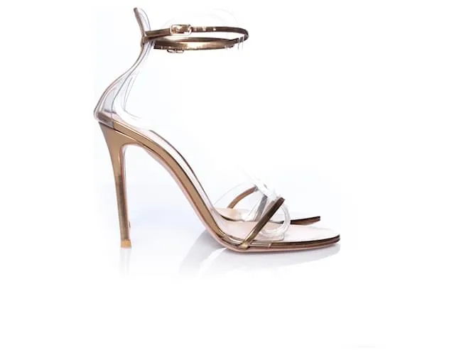 Gianvito Rossi, Sandalia metalizada Plexi en dorado 
