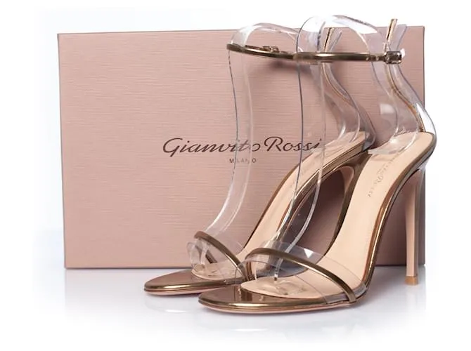 Gianvito Rossi, Sandalia metalizada Plexi en dorado 