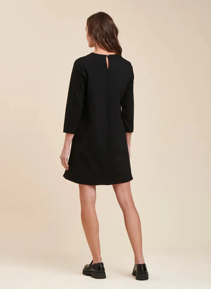 LA FEE MARABOUTEE Vestido corto con cuello redondo en negro