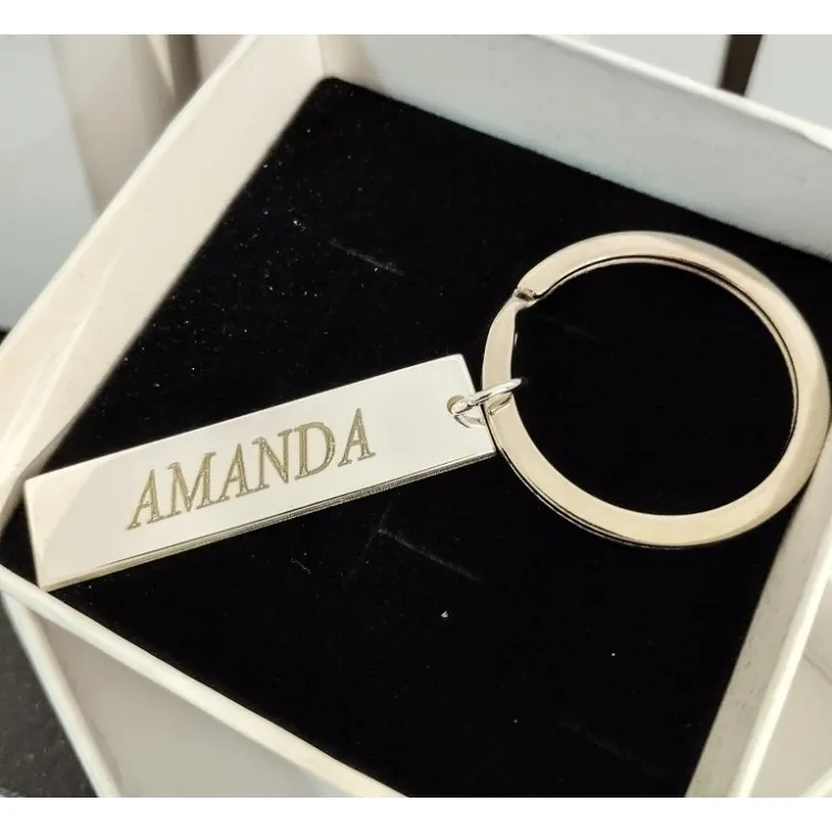 Llavero personalizado rectangular en plata de ley