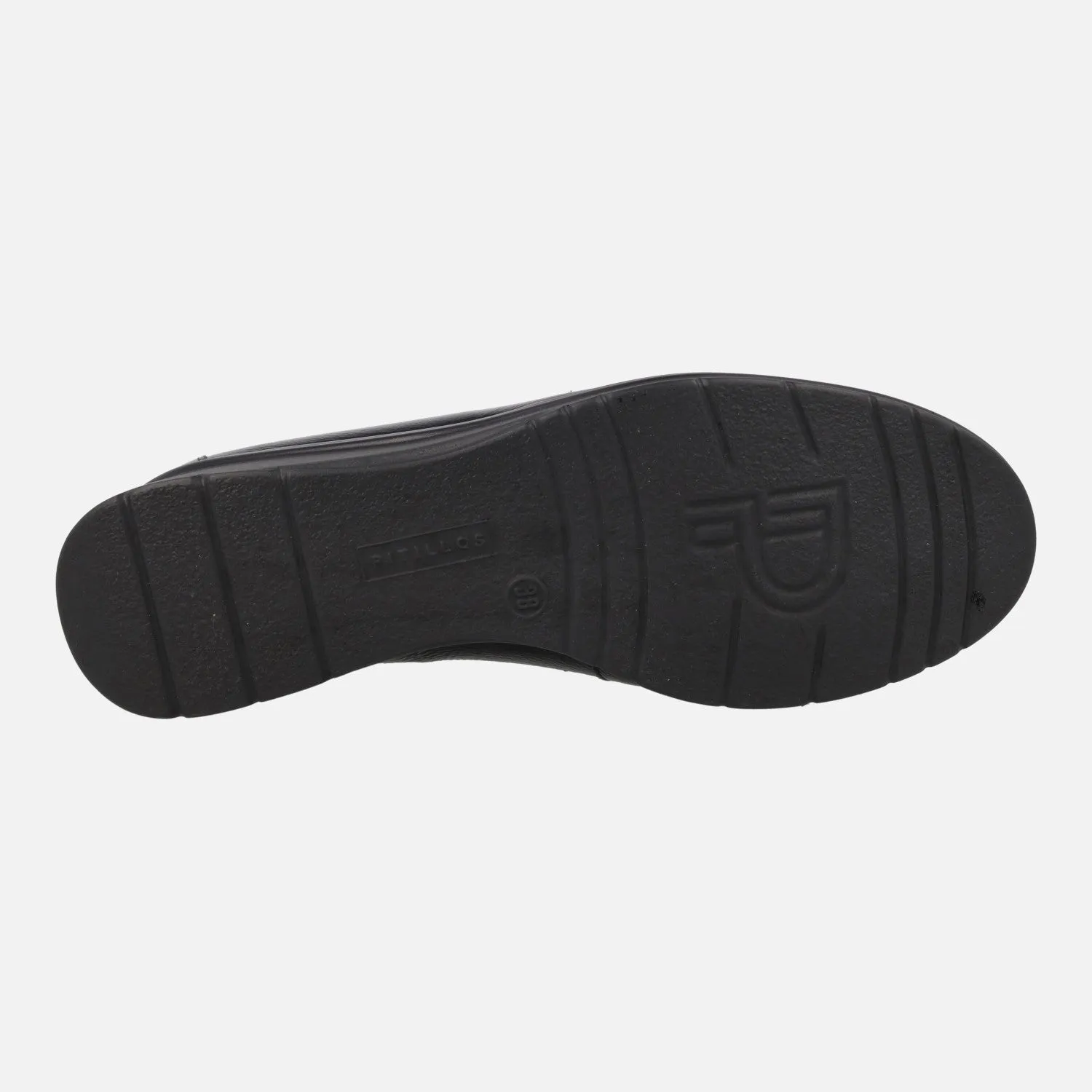 Mocasines negros de charol con adorno metálico y cuña media