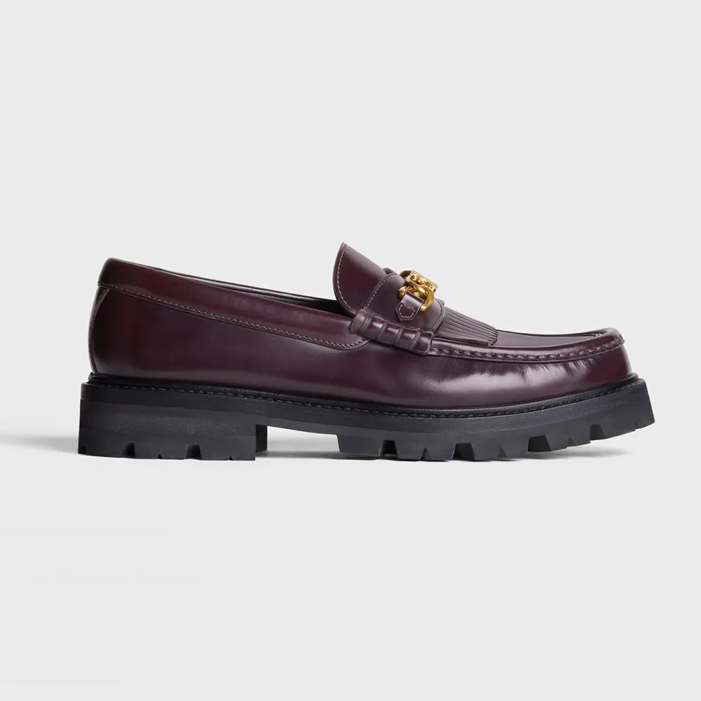 Mocasín Celine Margaret para mujer con cadena Triomphe en granate pulido