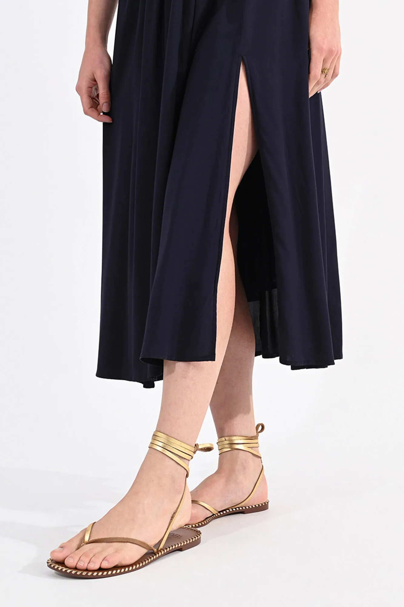 Molly Bracken Vestido largo de manga corta con pliegues
