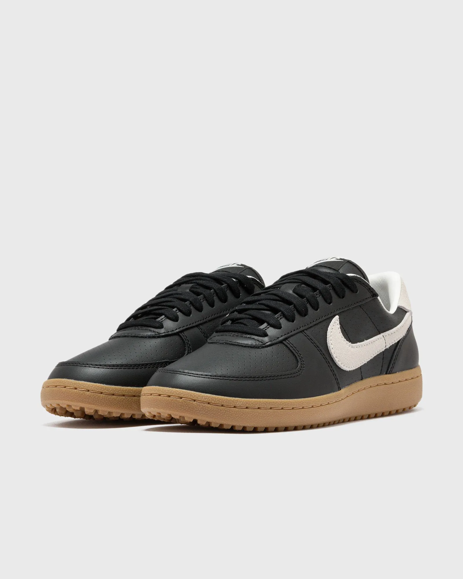 Nike Field General 82